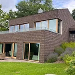 度假居 Riverside Architect-designed Garden Suderstapel
