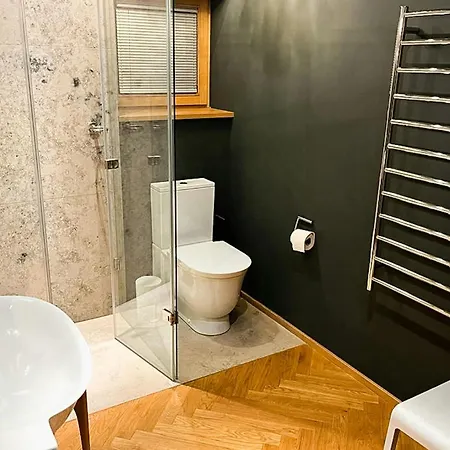 Semesterbostad Arkitektens Hus Med Vintageklassikere Ved Floden *