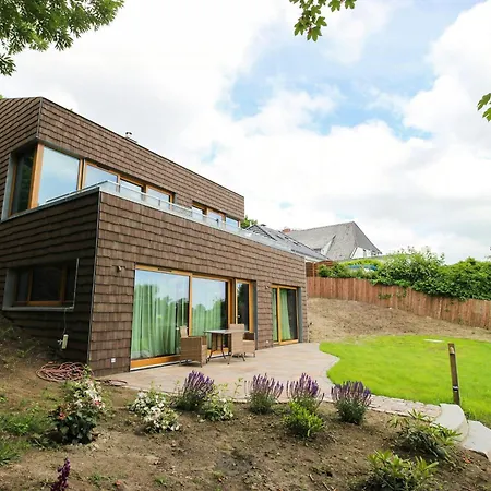 Semesterbostad Arkitektens Hus Med Vintageklassikere Ved Floden *