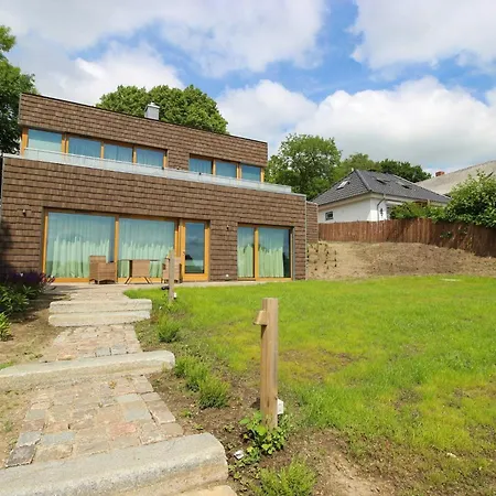 Arkitektens Hus Med Vintageklassikere Ved Floden Semesterbostad