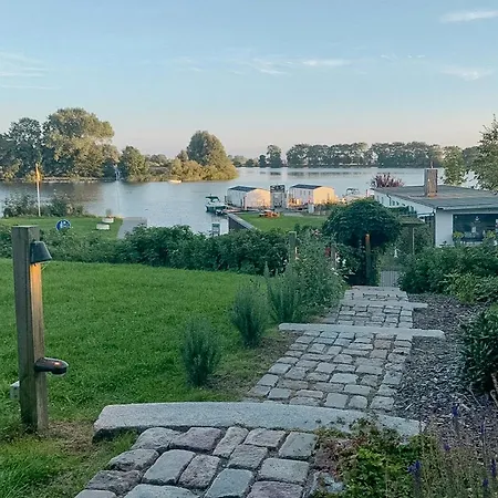 Riverside Architect-designed Garden