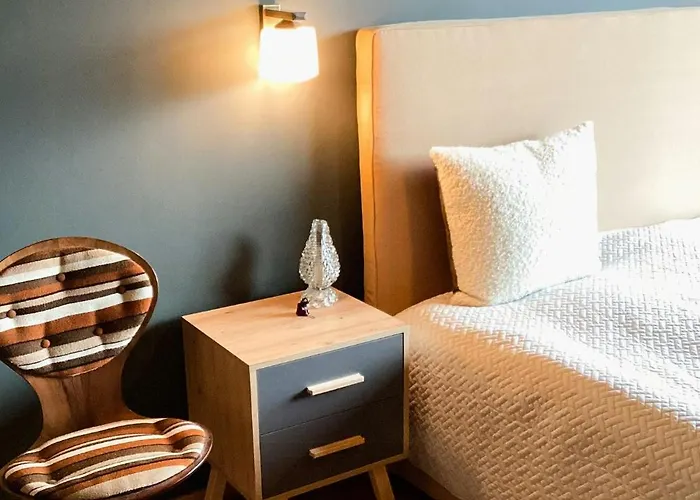 Architect House With Vintage Classics By River Vakantiehuis *